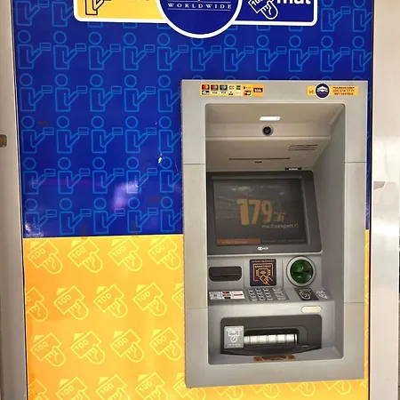 Special 1 Bed Center דירה *